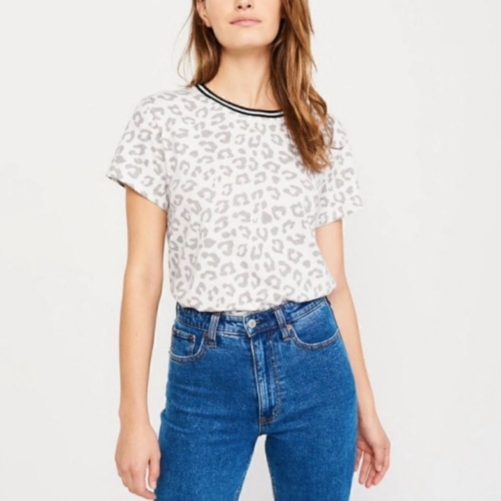 Abercrombie & Fitch Animal Print Short-sleeved Top